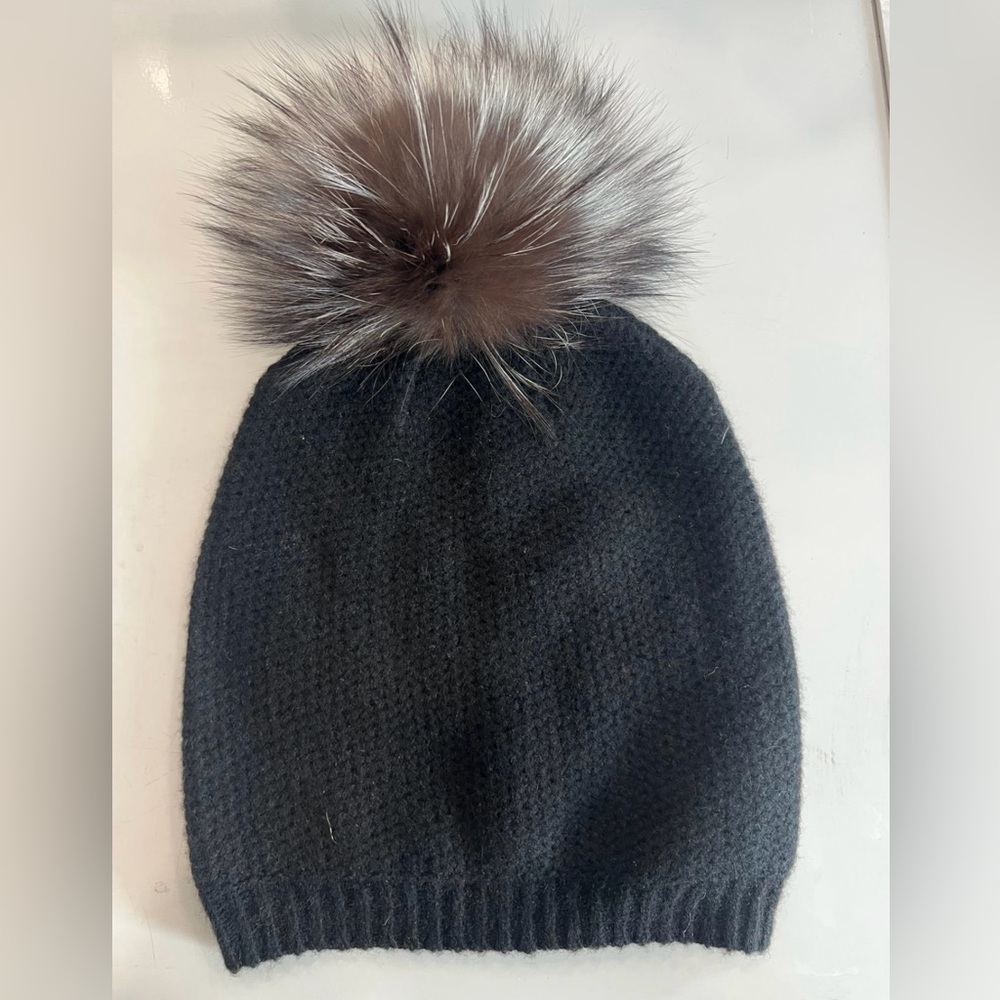PORTOLANO 100% Cashmere Hat w/Real Silver Fox Pom